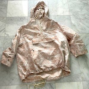 Christian Dior pull-over coat.